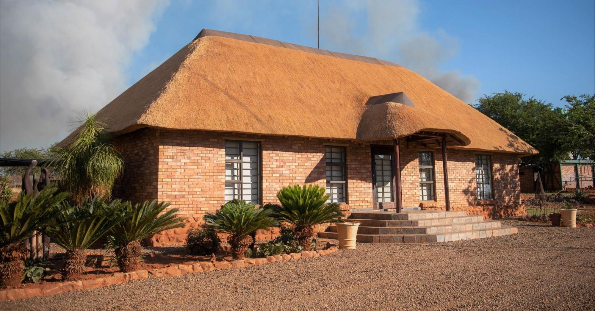 Morakane Safari Lodge Vryburg Kamer foto